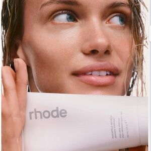 Rhode Pineapple Refresh Cleanser (5 fl oz)